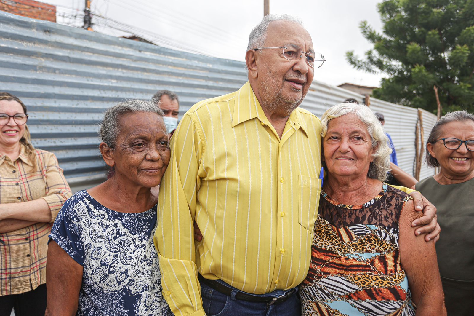 Dr Pessoa visita a obra da construção do Novo Mercado no bairro Renascença II