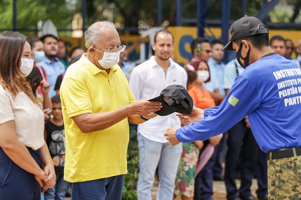 Dr Pessoa entrega reforma da Quadra de Esportes do Poti Velho