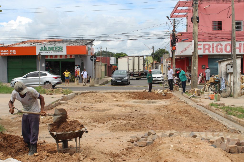 SAAD Sudeste executa obra de reconstrução de rua na região das hortas