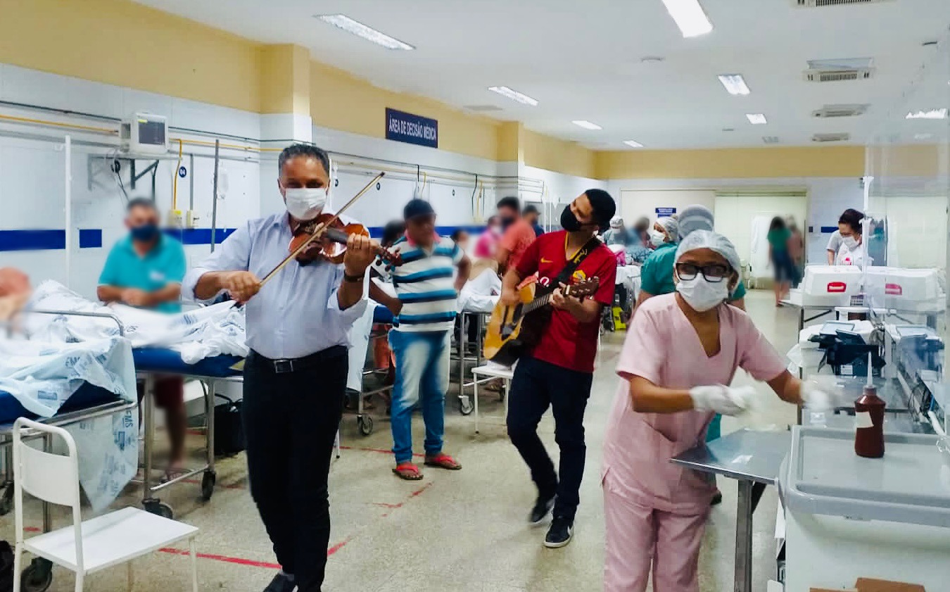 Hospital de Urgência de Teresina faz homenagens as mães que são pacientes e servidoras