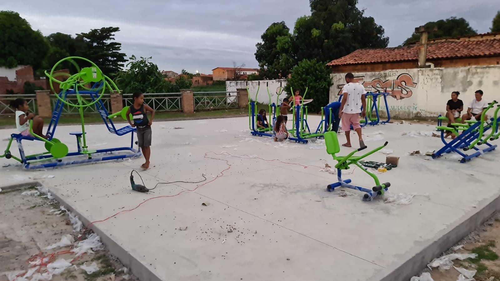 SAAD Centro conclui trecho de obra na Vila Pantanal e entrega academia no São Joaquim